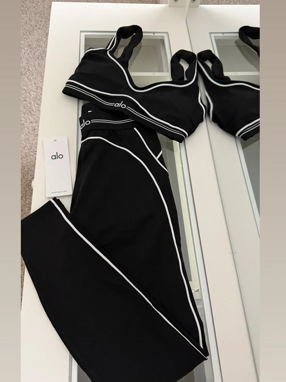 ALO Yoga Black High-Waist Leggings with White Piping